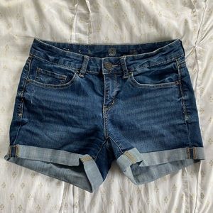 SO Medium-Dark Wash Denim Shorts (Juniors’)